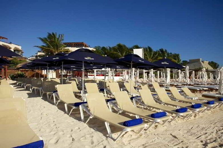 Nina Hotel & Beach Club