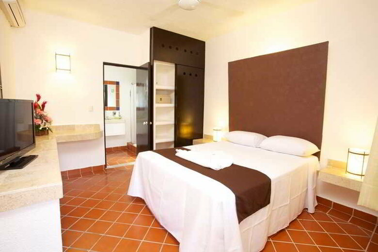 Nina Hotel & Beach Club