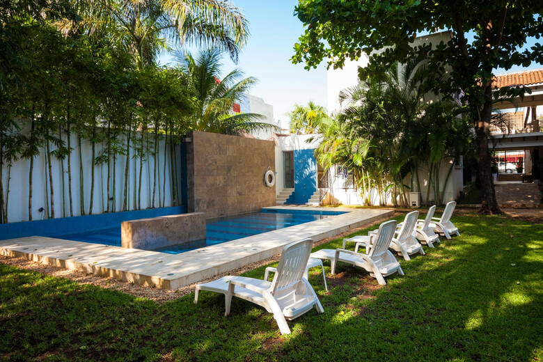 Nina Hotel & Beach Club