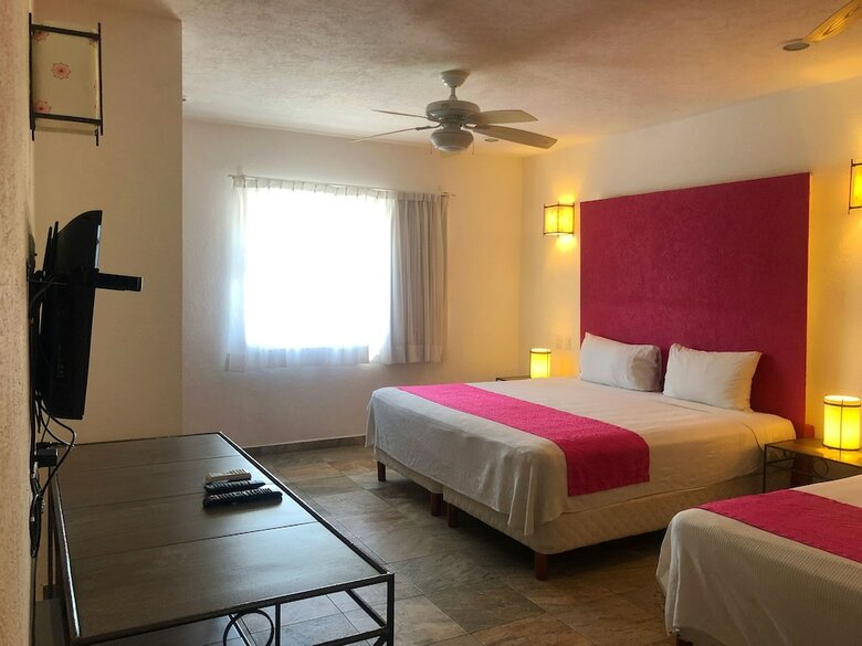 Nina Hotel & Beach Club