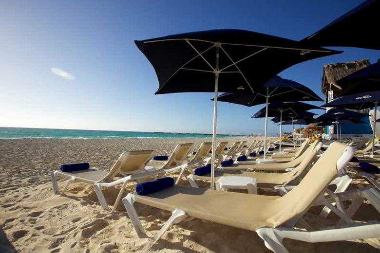 Nina Hotel & Beach Club