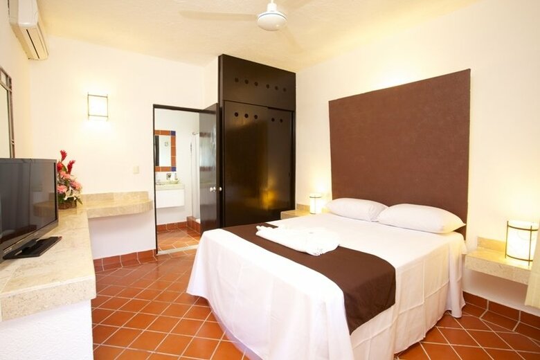 Nina Hotel & Beach Club