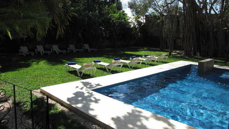Nina Hotel & Beach Club