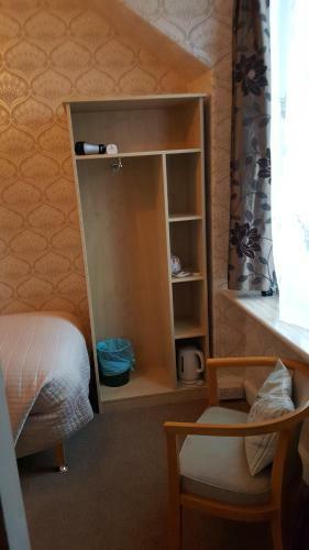 Hostal Ivanhoe Guest House