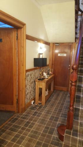 Hostal Ivanhoe Guest House