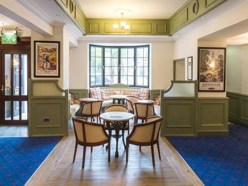 The Woodside Hotel