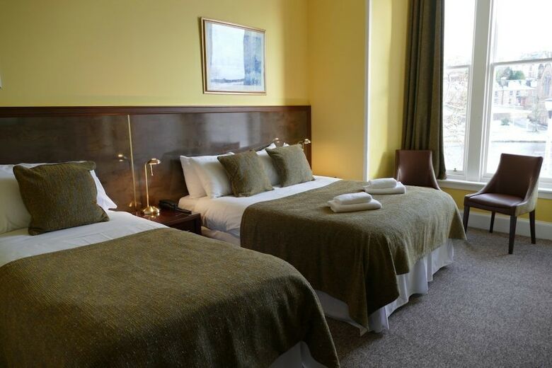 Hostal Strathness House