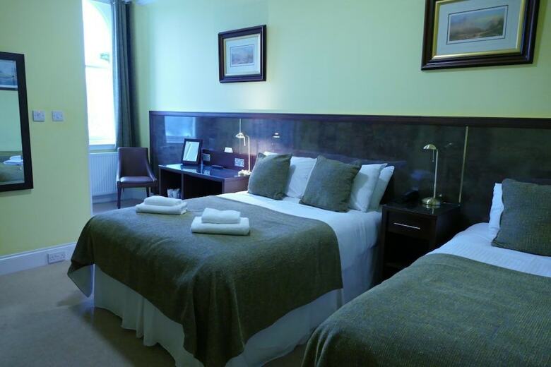 Hostal Strathness House