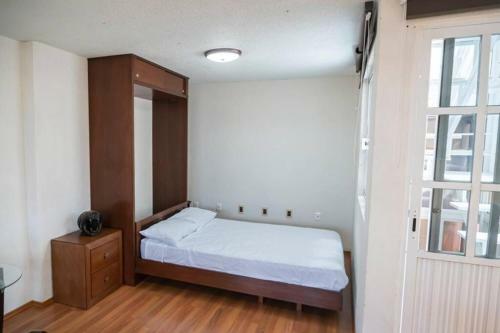 Casa de 4 Pisos Con Gym, Terraza, Jacuzzi Y Oficina