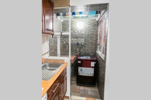 Casa de 4 Pisos Con Gym, Terraza, Jacuzzi Y Oficina