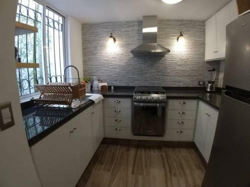 Impecable Casa Con Excelente Ubicaci�n.