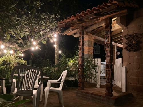 Hermosa Casa De Campo Con Jard�n.