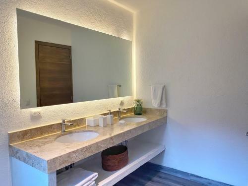 Hostal Casa Vallesana Av�ndaro
