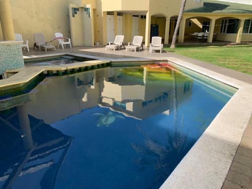 Casa Con Alberca, S�per Ubicaci�n. Puerto de Veracruz