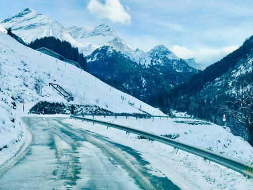 Untere Alpenh�tte In Lend
