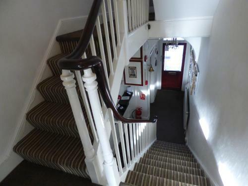 Hostal Kelston Guest House