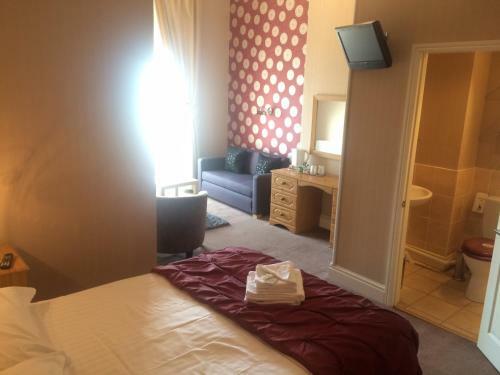 Hostal Marina Court