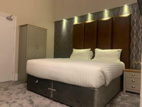 Hostal Marina Court