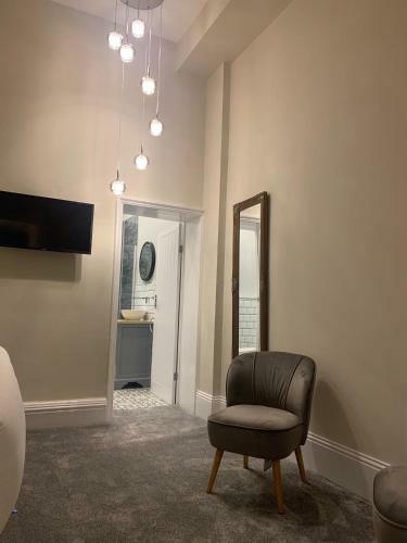 Hostal Marina Court