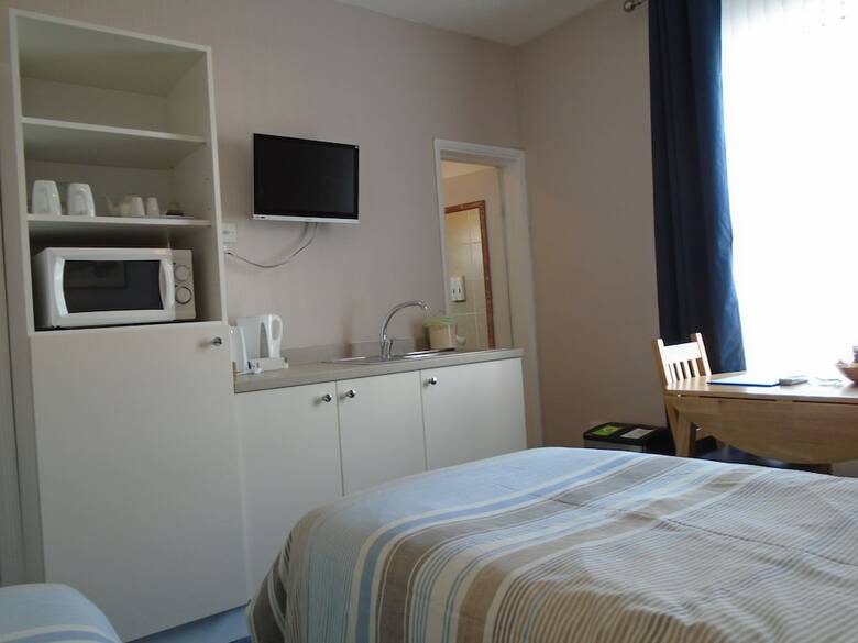 Hostal Florian Guest House