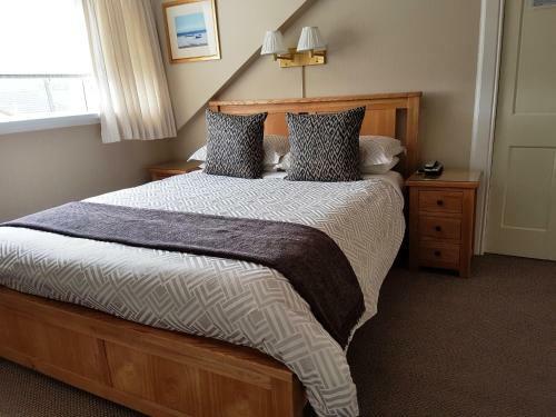 Hostal Kew House And Apartments