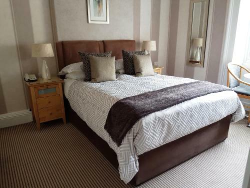 Hostal Kew House And Apartments