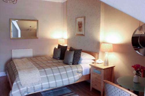 Hostal Kew House And Apartments