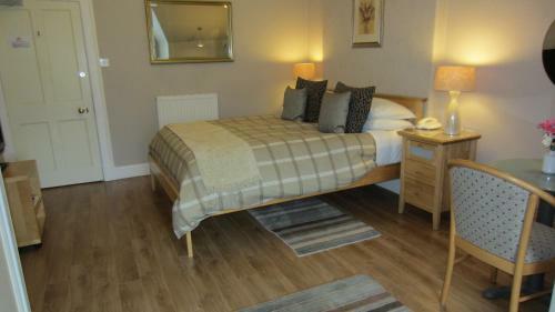 Hostal Kew House And Apartments