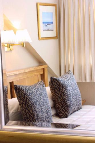 Hostal Kew House And Apartments