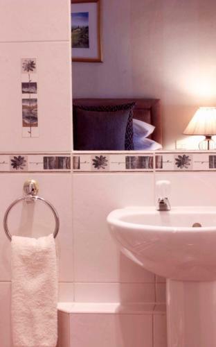 Hostal Kew House And Apartments