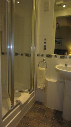Hostal Kew House And Apartments