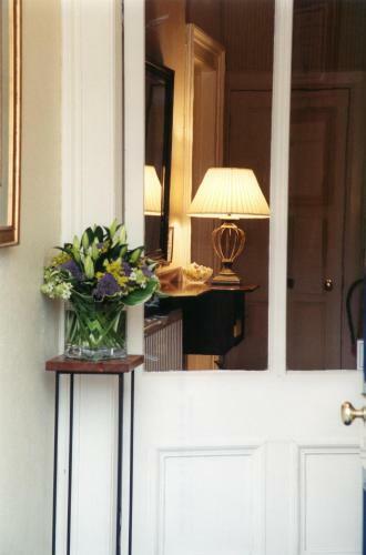 Hostal Kew House And Apartments