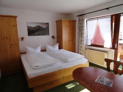 Hostal Landhaus Almrausch
