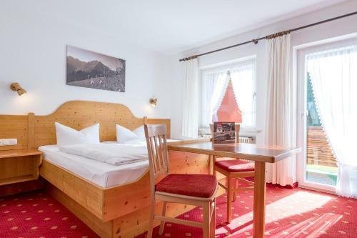 Hostal Landhaus Almrausch