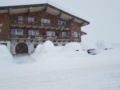 Hostal Landhaus Almrausch