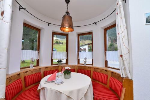 Hostal Landhaus Almrausch