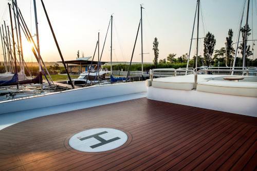 Myhouseboat 1