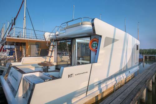 Myhouseboat 1