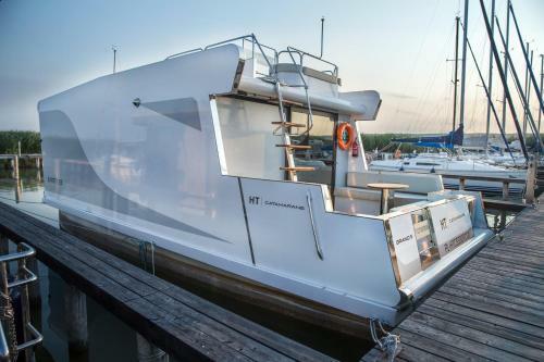 Myhouseboat 1