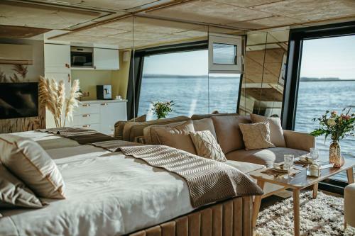 Myhouseboat 2