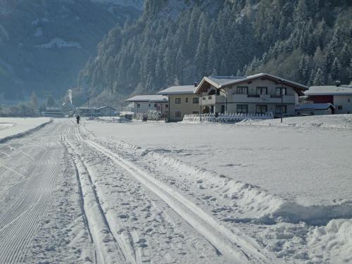 Spacious Apartment Near Ski Area In Mayrhofen