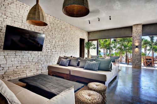Beachfront Villa In Tankah Bay