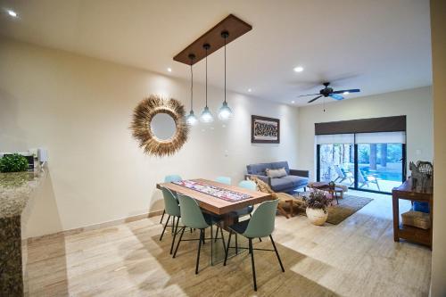 Apartamento Elegant Charm Home & Private Deck & Pool