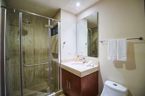 Apartamento Elegant Charm Home & Private Deck & Pool
