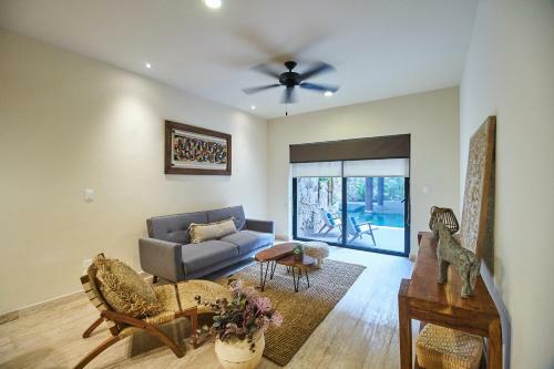 Apartamento Elegant Charm Home & Private Deck & Pool