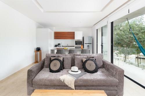 Boho Condo Infinity Rooftop Pool Gym
