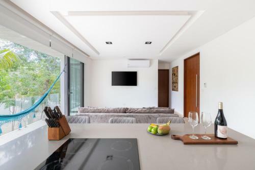 Boho Condo Infinity Rooftop Pool Gym