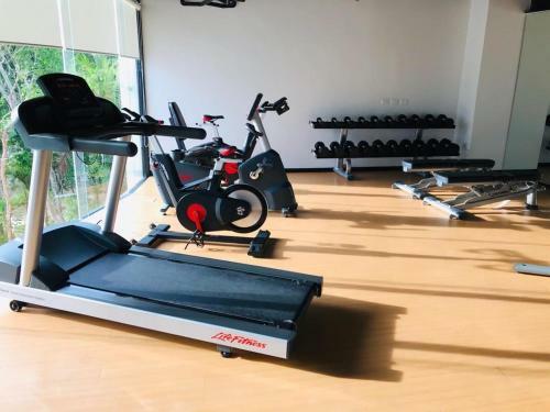 Boho Chic Studio 360� Rooftop Pool Gym