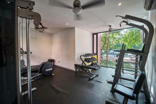Modern And Bright 2 Bedroom/2 Bathroom Apartment