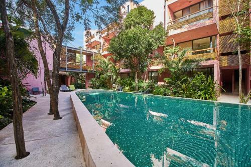 Modern And Bright 2 Bedroom/2 Bathroom Apartment